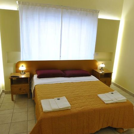 Roma Tourist House Hotel Exterior foto