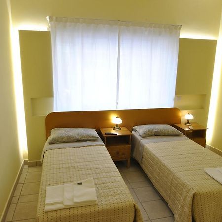 Roma Tourist House Hotel Exterior foto