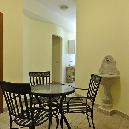 Roma Tourist House Hotel Exterior foto