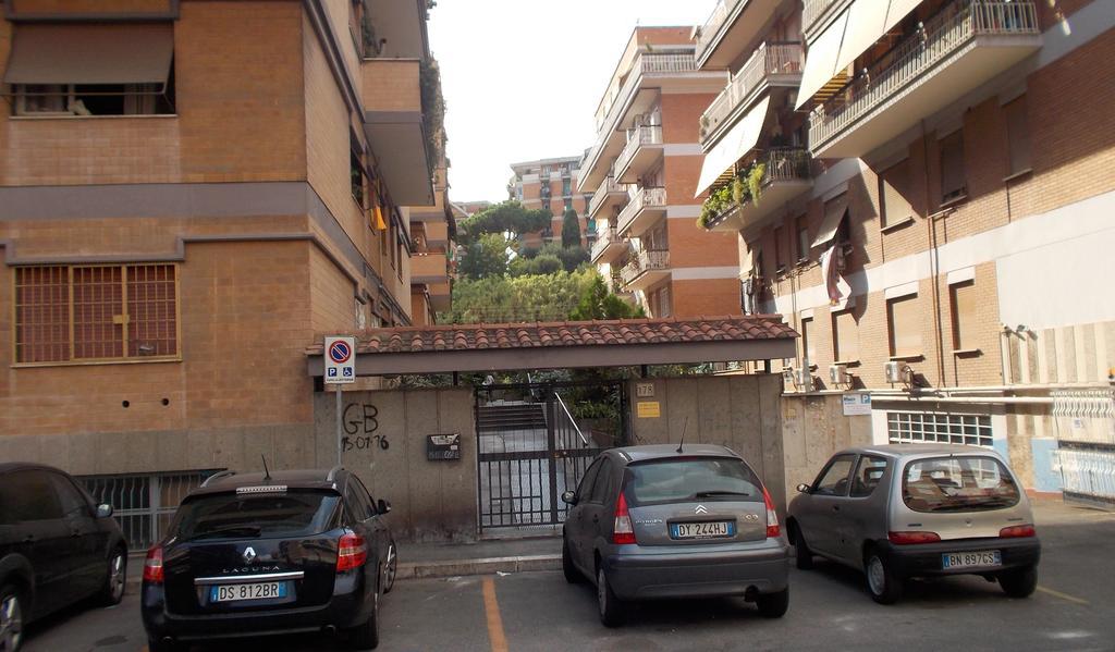 Roma Tourist House Hotel Exterior foto