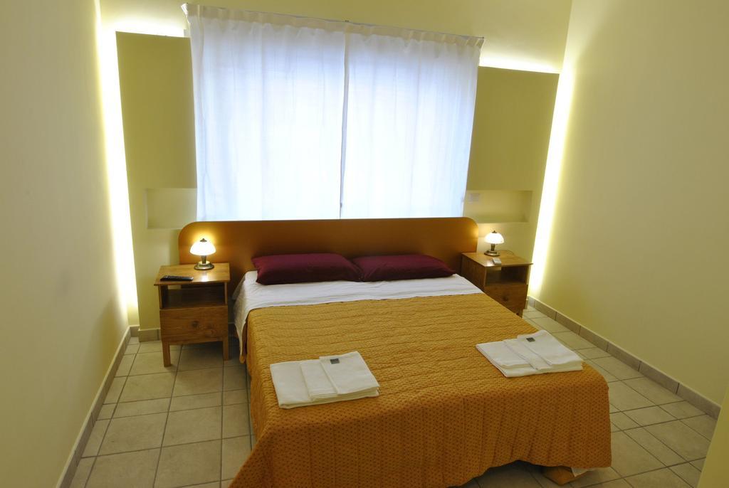 Roma Tourist House Hotel Exterior foto