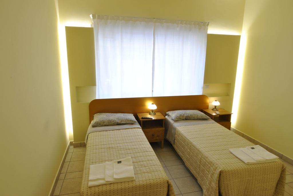 Roma Tourist House Hotel Exterior foto