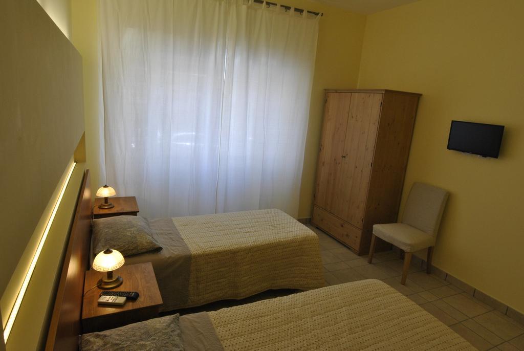 Roma Tourist House Hotel Exterior foto