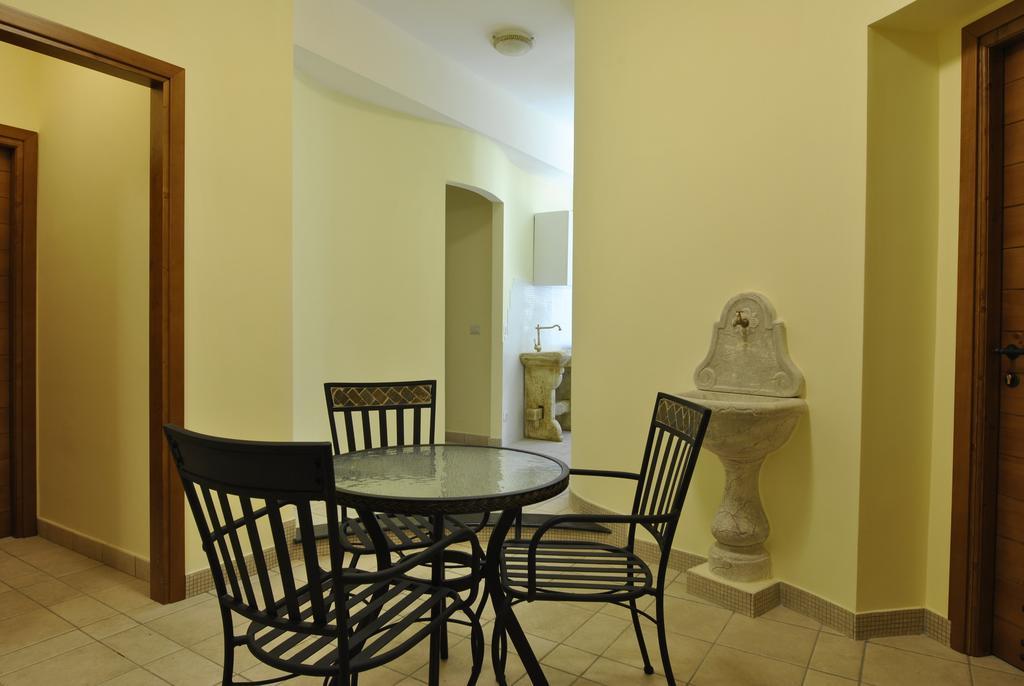 Roma Tourist House Hotel Exterior foto