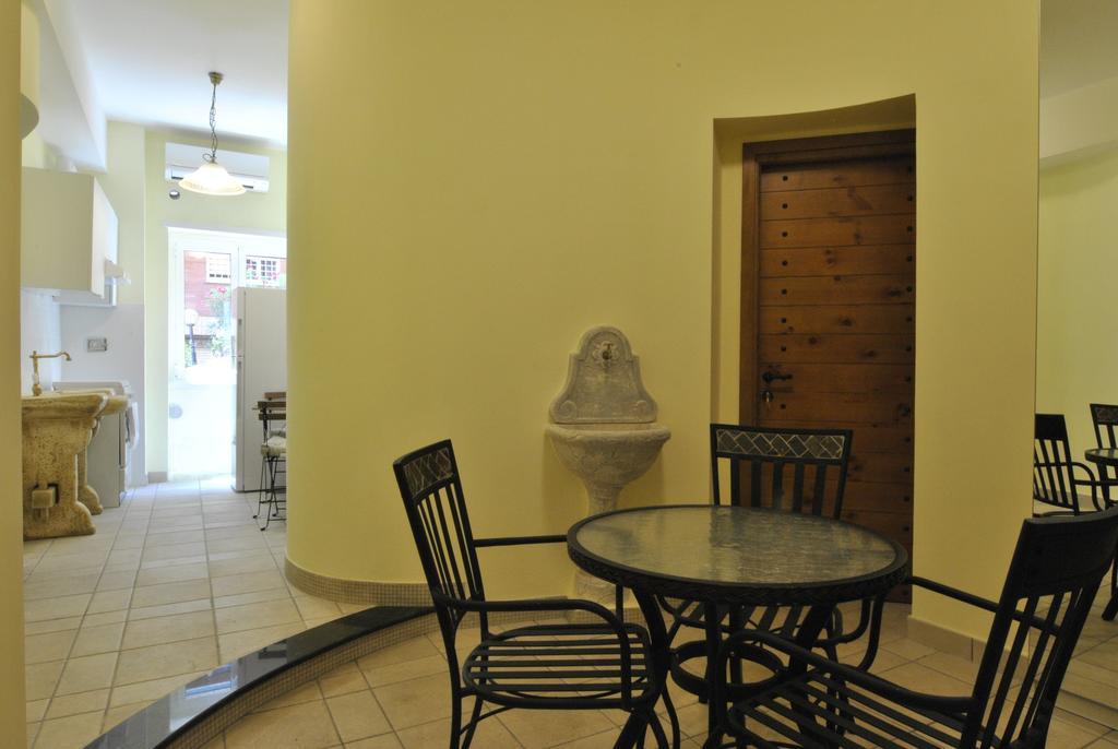 Roma Tourist House Hotel Exterior foto