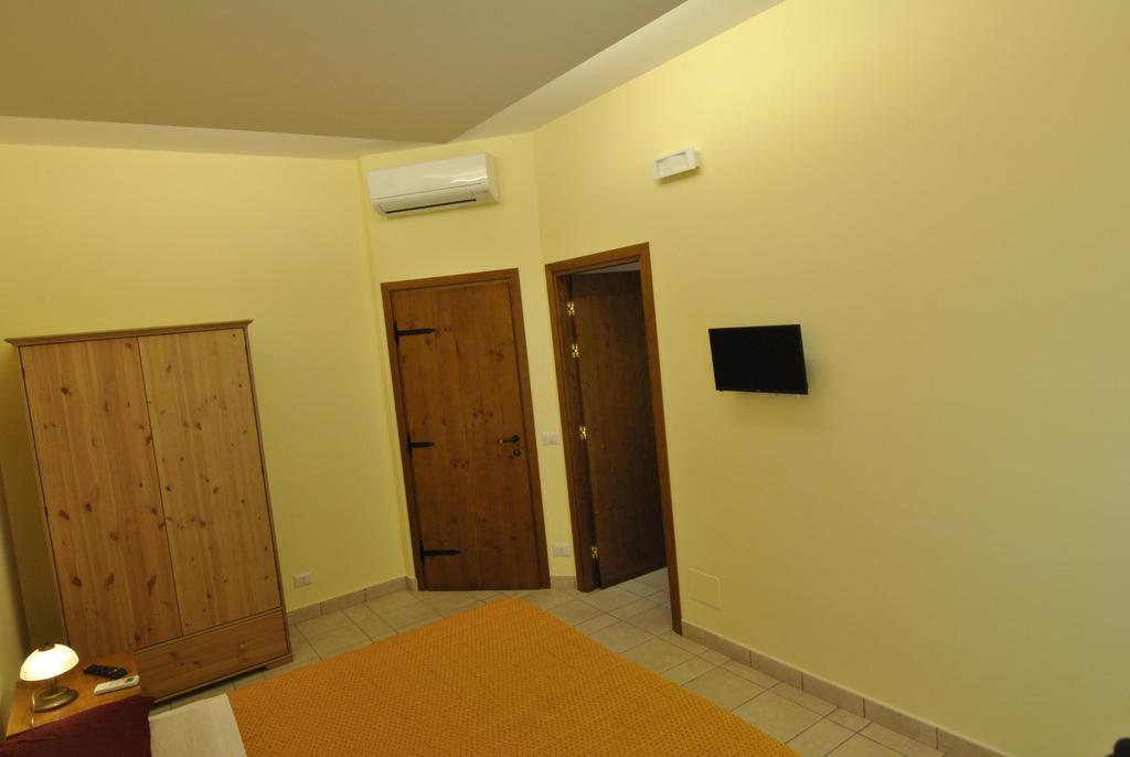 Roma Tourist House Hotel Exterior foto